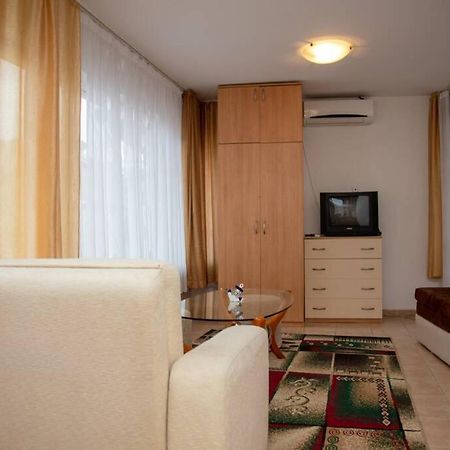סוזופול Convenient 1-Bedroom Flat Next To Harmanite Beach מראה חיצוני תמונה