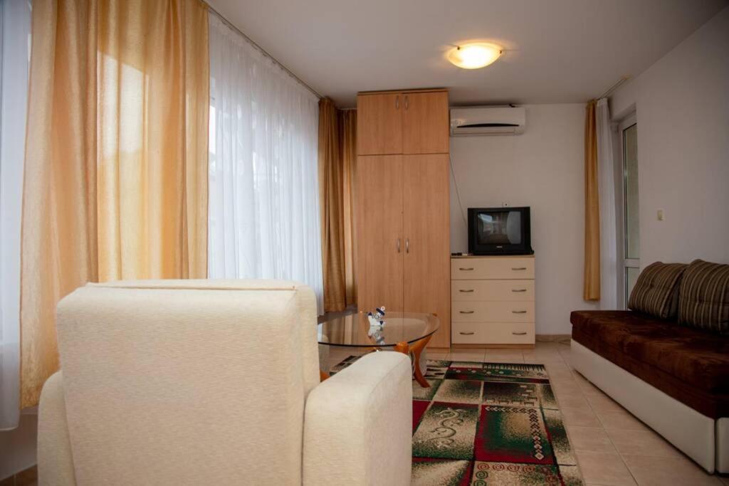 סוזופול Convenient 1-Bedroom Flat Next To Harmanite Beach מראה חיצוני תמונה