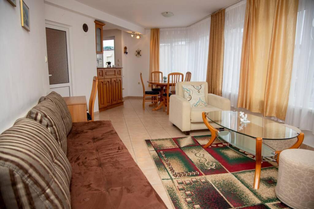 סוזופול Convenient 1-Bedroom Flat Next To Harmanite Beach מראה חיצוני תמונה