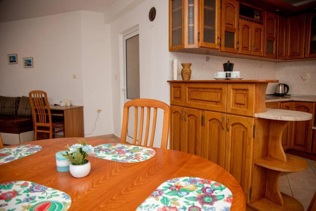 סוזופול Convenient 1-Bedroom Flat Next To Harmanite Beach מראה חיצוני תמונה