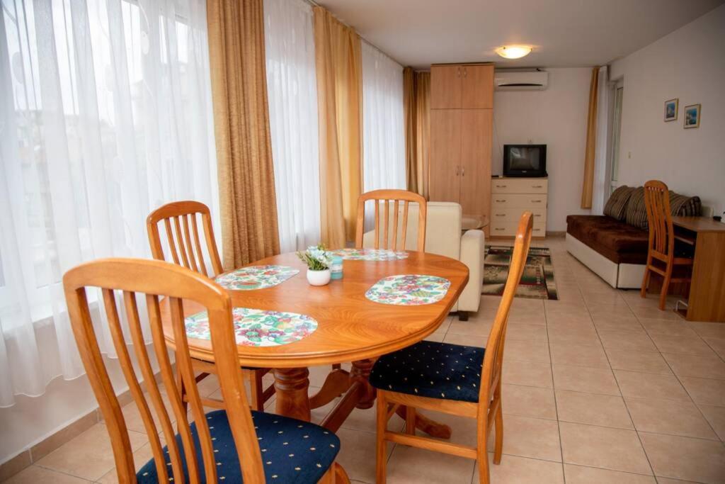 סוזופול Convenient 1-Bedroom Flat Next To Harmanite Beach מראה חיצוני תמונה
