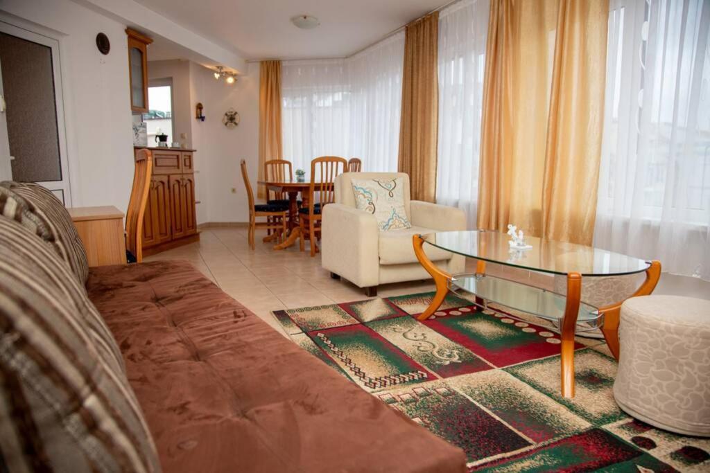סוזופול Convenient 1-Bedroom Flat Next To Harmanite Beach מראה חיצוני תמונה