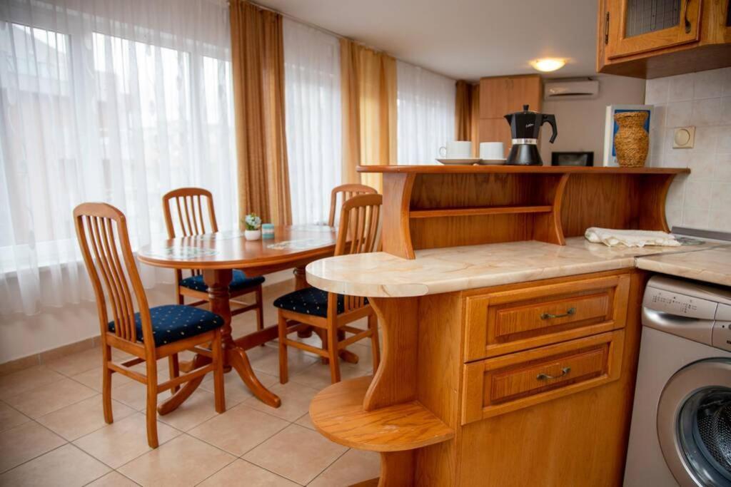 סוזופול Convenient 1-Bedroom Flat Next To Harmanite Beach מראה חיצוני תמונה